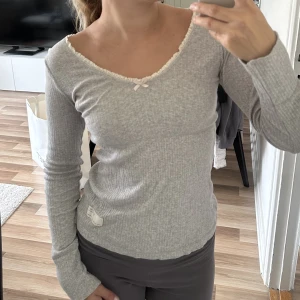 Odd molly tröja  - Så söt odd Molly tröja strl 0, motsvarar xs, superfint skick!