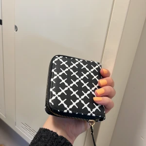 Malene Birger dupe - Liknar Malene Birger plånbok. Aldrig använd 
