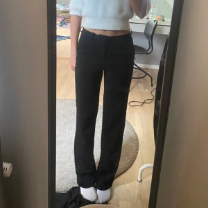 Kostymbyxor  - Kostymbyxor från veromoda i storlek xs/32