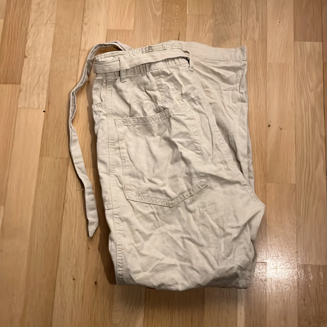 Ljusa cargobyxor - 90