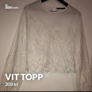 Vit topp - Broderier 