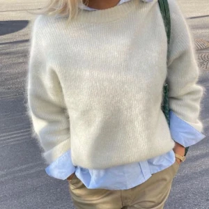 Mohair tröja Arket - Säljer min mohair-tröja från arket🥰fint skick! Köp direkt för 900❤️