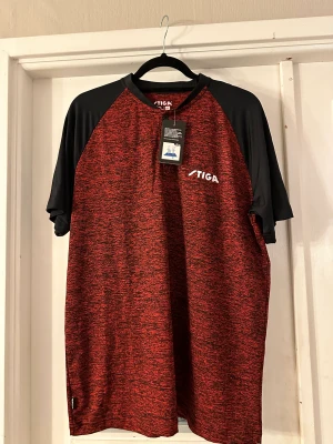 Stiga tärningströja - Helt ny stiga tröningströja Nypris 499 kr Storlek XXL  