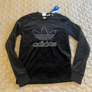 Ny adidas tröja stl xs - Helt ny med lappen kvar. Stl xs