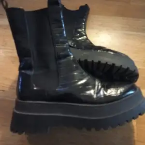 Helt i nyskick boots från NLY shoes storlek 39 