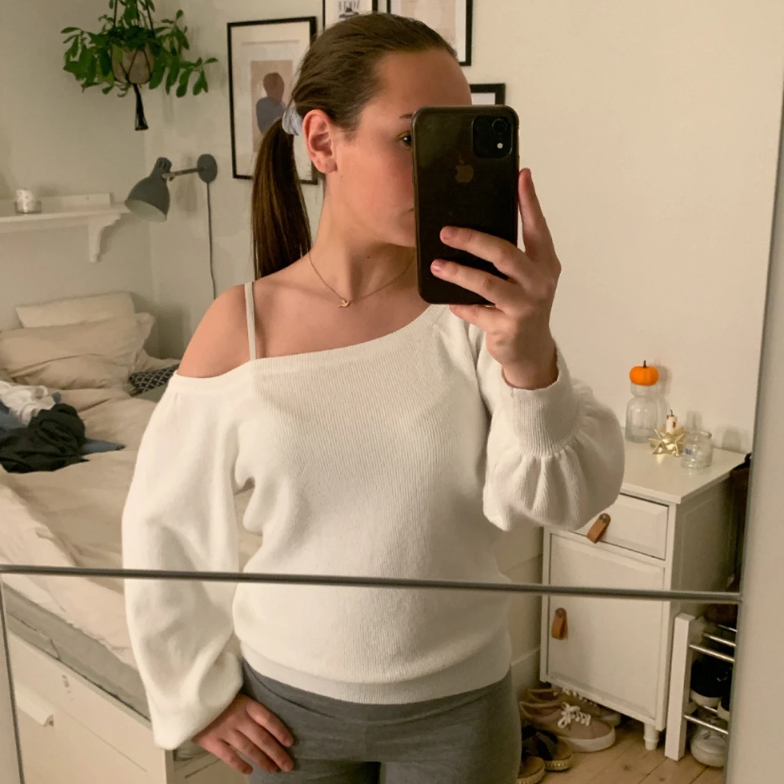 Vit off shoulder tröja