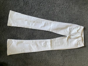 Bootcut jeans - Vita boot cut jeans från 2nd one. Sparsamt använda. Sitter superfint på!