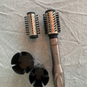 Babyliss värmeborste - Säljer pga brist på användning, komme med skydd och två storlekar på borstar!