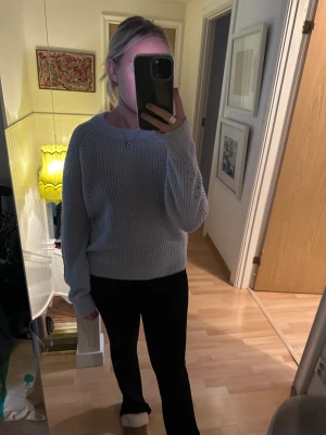 Stickad tröja  - Ljusblå stickad tröja från Kappahl