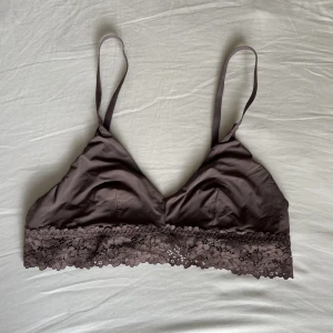 Spets bh - Nyskick från H&m, färgen är ett mellanting av sista bilden och de andra💗