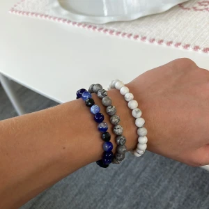 Armband  - 75kr styck, 200 för alla. Skick 10/10 på alla helt nya.