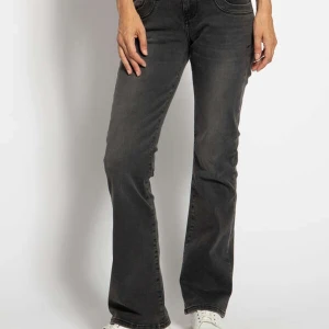 Valerie jeans - Slutsålda mörkgråa LTB jeans i modellen Valerie. Helt oanvända (endast provade) med lappen kvar. Säljs pga att de är för stora. Köparen står för frakten.💓