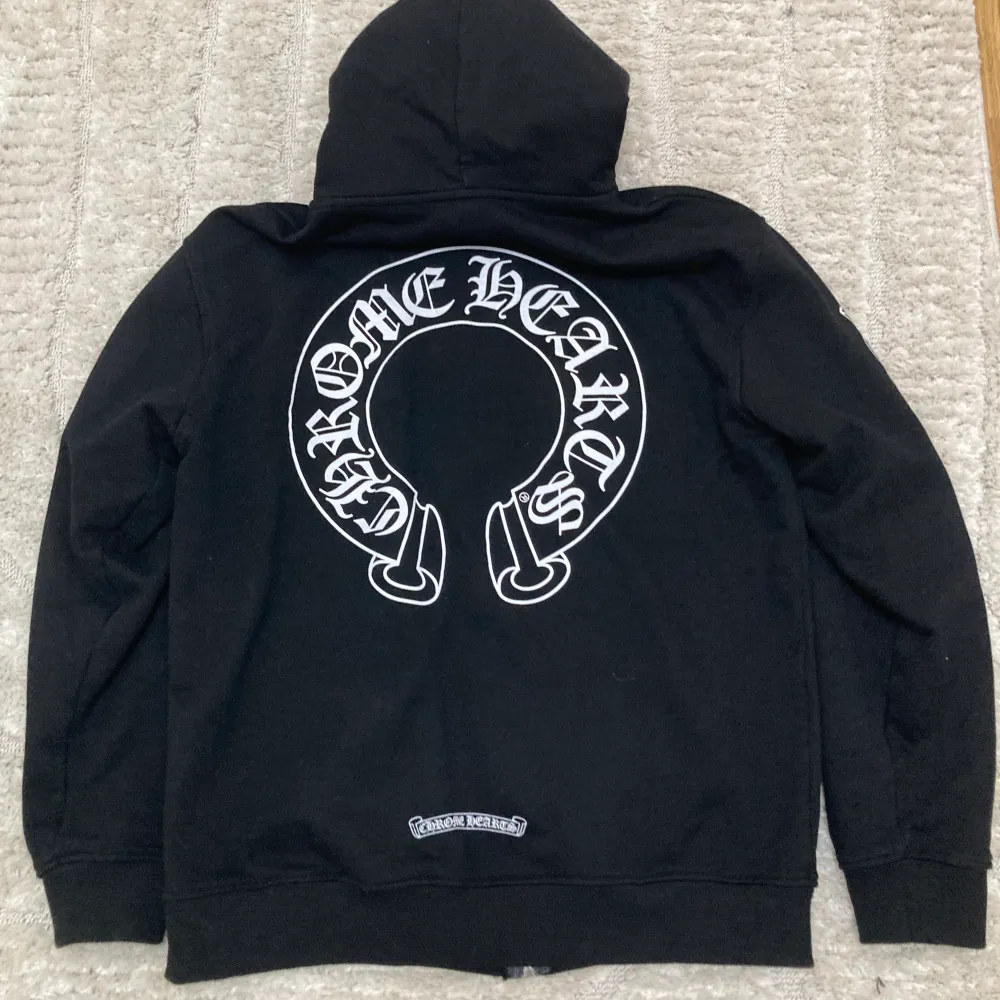 Rep don’t really wanna sell but give a price suggestion anyway . Hoodies.