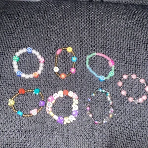 Atmband - Säljer ett pack med armband för 40kr eller 15kr styck 