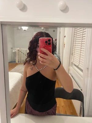 Boohoo - Säljer denna jätte fina bodyn, tyvärr lite för stor på mig så har aldrig använt den förutom att testa hemma