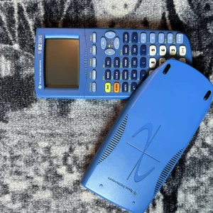 Räknare Texas Instruments - Texas Instruments TI-82 Stats Funkar felfritt. 