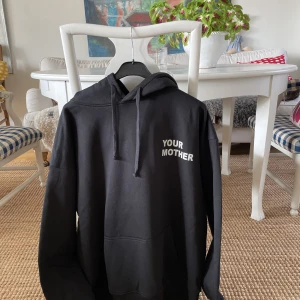 Your mother Hoodie  - Oanvänd hoodie - Strl M 