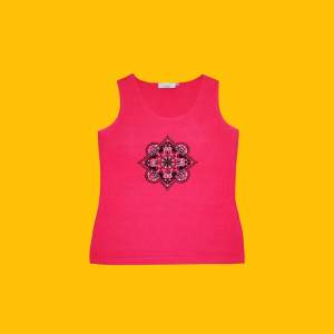 Number One från Kappahl Hot Pink Tank är en levande och iögonfallande pjäs som lägger till en djärv färgton till vilken outfit som helst. Denna ärmlösa camisole är designad med en smickrande slim fit, som framhäver din figur på alla de rätta sätten.