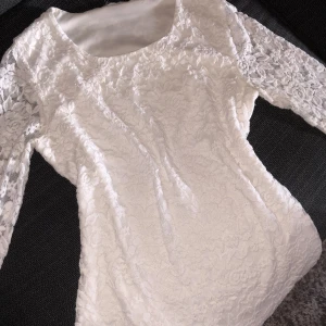 Söt spetstopp🤍 - Skriv om intresserad:)🤍