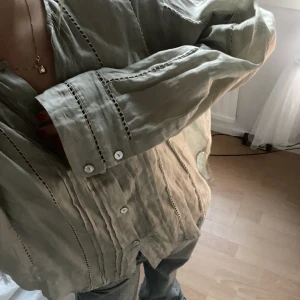 Blus / skjirta - Söt blus/skjorta, använd några gånger och super skön. 