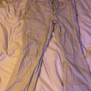 vita byxor - vita chinos ifrån cottonfield❤️