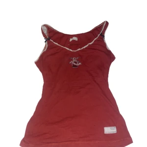 Odd Molly linne  - Säljer detta odd Molly linne som köptes här på plick. Jag har bara använt den kanske 3-5 gånger och säljer den då den inte kommer till användning, pris kan självklart diskuteras.