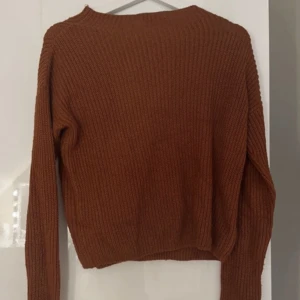 Brun orange stickad - Brun orange stickad❤️‍🔥 säljer billigt