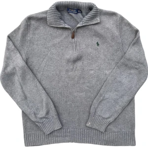 Ralph Lauren Half zip Grå - Några blekskador på ärm och hem