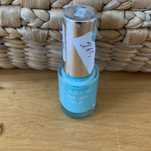 Nagellack!! 💅🏻 - Locken är lite smutsig. Jag tycker att den är en fin färg! Använt 5 gånger!