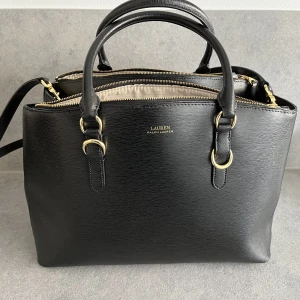 Ralph Lauren handväska  - Helt ny Ralph Lauren handväska 