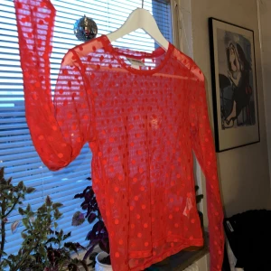 Topp - Söt långärmad tröja som är snygg både vardags och fest❣️ 