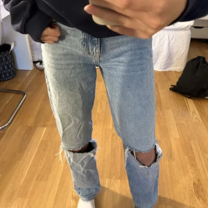 jeans - säljer dessa högmidjade jeans från Gina då de inte kommer till användning tyvärr💕💕storlek 34 och är i bra skick! 