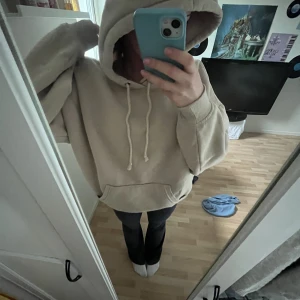 Bikbok hoodie - Säljer denna mysiga bikbok hoodie, använd men inte sliten alls! 