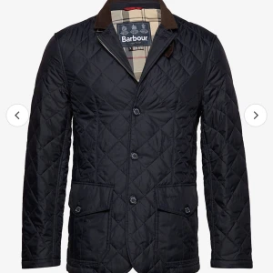 Oandvänd barbour jacka herr prislapp kvar - Oanvänd barbour jacka herr med prislapp kvar Nypris: 2700 Passar S och M 