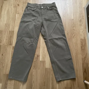 Sweet Big Skate - Assköna sweet byxor i en nice ljusbrun färg. Kommer inte till användning längre. 