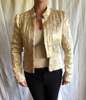 Noa Noa jacka - Jacka/kavaj för inomhus, guldig, stl xl