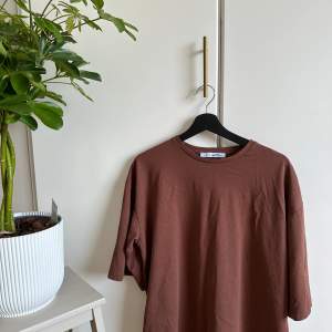 Bomulls t-shirt använd ett fåtal gånger i oversized modell