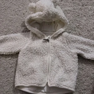 Teddy jacka💕 - Teddy jacka från HM, storlek 56. Sparsamt använd💕