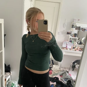 Tröja - Tröja från vero Moda, ringningen går ha både fram och bak💗