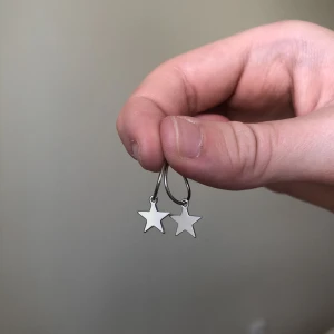 Brandy Melville örhängen 😍 - Så fina, knappt använda 💓 rengörs självklart