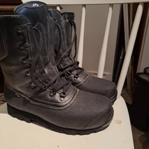 Lundhags Professional II High Opti - Lundhags kängor av hög kvalitet i pricip oanvända. Strl 43