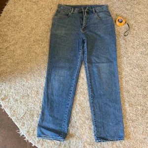 Baggy jeans - Innerbenslängd:78 midja:40*2cm hel längd:108cm
