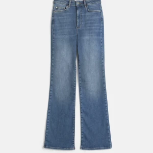 Jeans  - Jeans från Cubus helt oanvänd. Den är väldigt tajt för mig. Fick den som present. Storlek xs. 