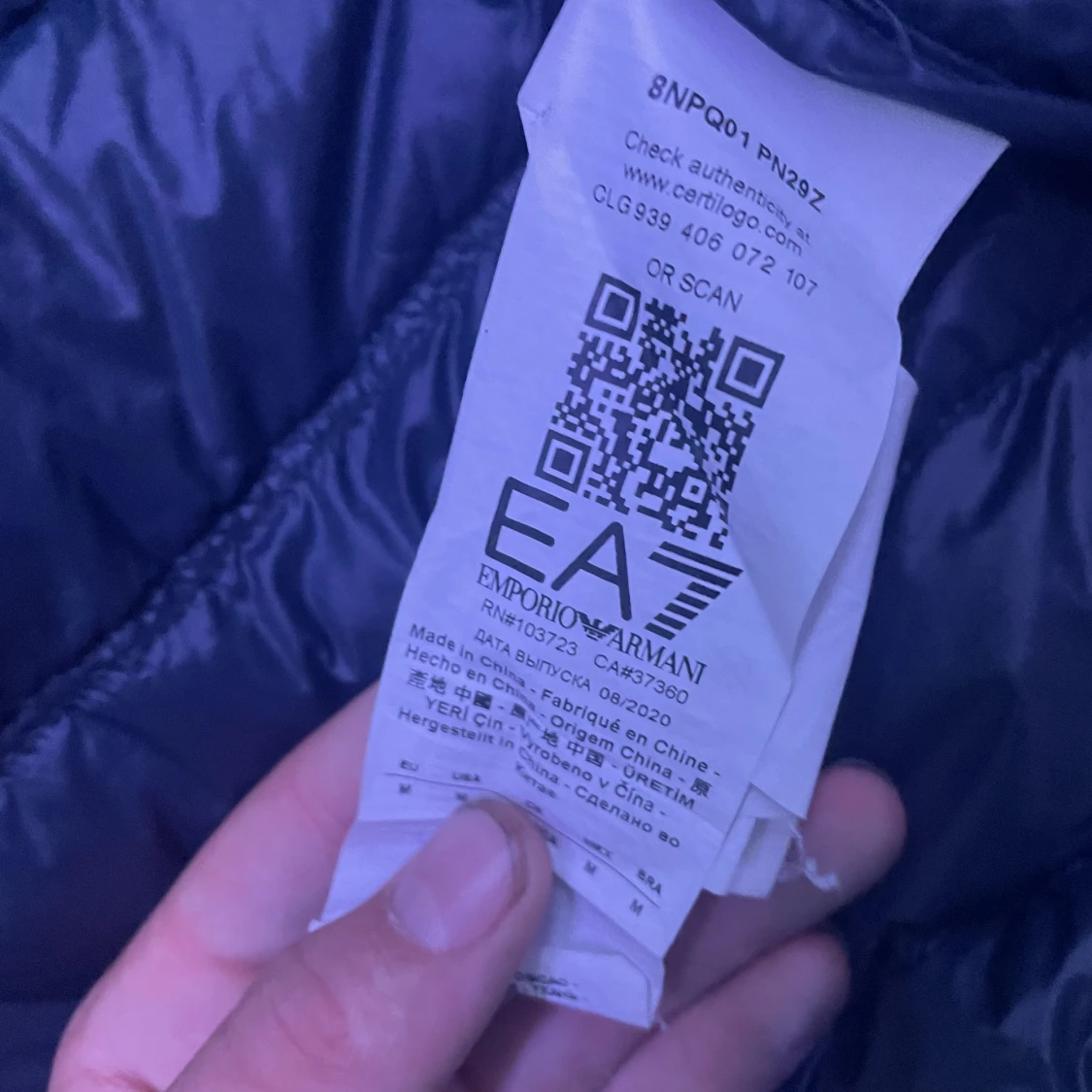 Säljer Ea7 väst - 91