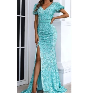 Festklänning  - Festklänning från Missord. Har aldrig kommit till användning, har även prislappen kvar. (Bilden är lånad från webben) Pris går att diskutera!