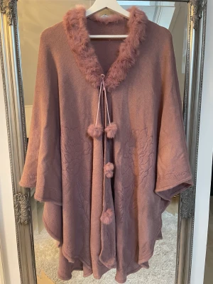 Poncho - Fin rosa poncho One size  Inköpt i Istanbul