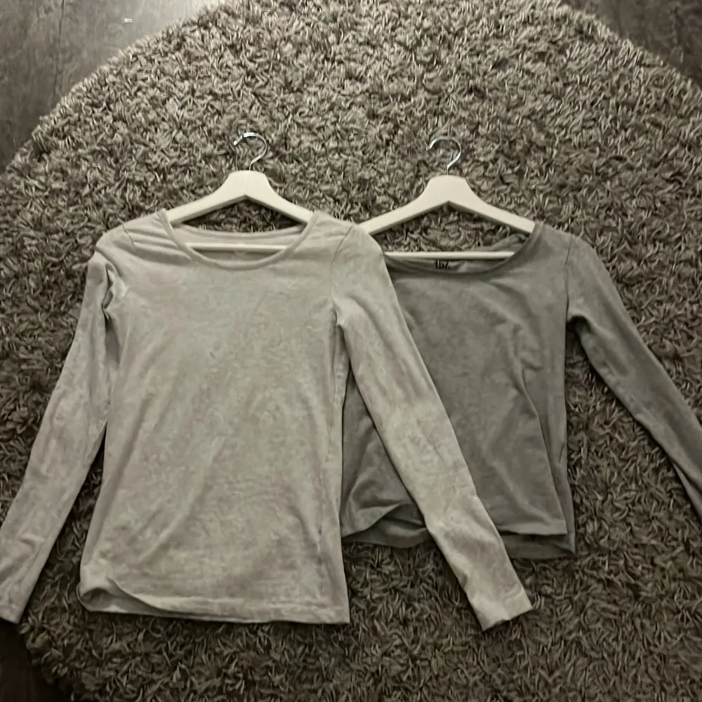 2 basic tröjor ifrån lager och Cubus, är i väldigt bra skick, köp båda för 150 om du vill ha en 75💞. Tröjor & Koftor.
