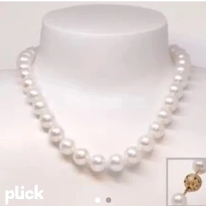 Vit halsband - Säljer denna då jag har redan två nyskick! Fri frakt på fredag