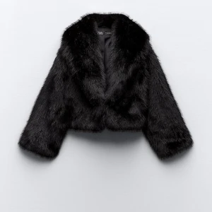 pälsjacka - säljer denna pälsjacka från zara helt slutsåld, har aldrig använt lappen finns kvar💕💕🫶🏻