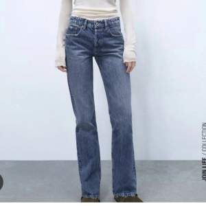 Zara mid waist jeans (skriv privat för fler bilder)